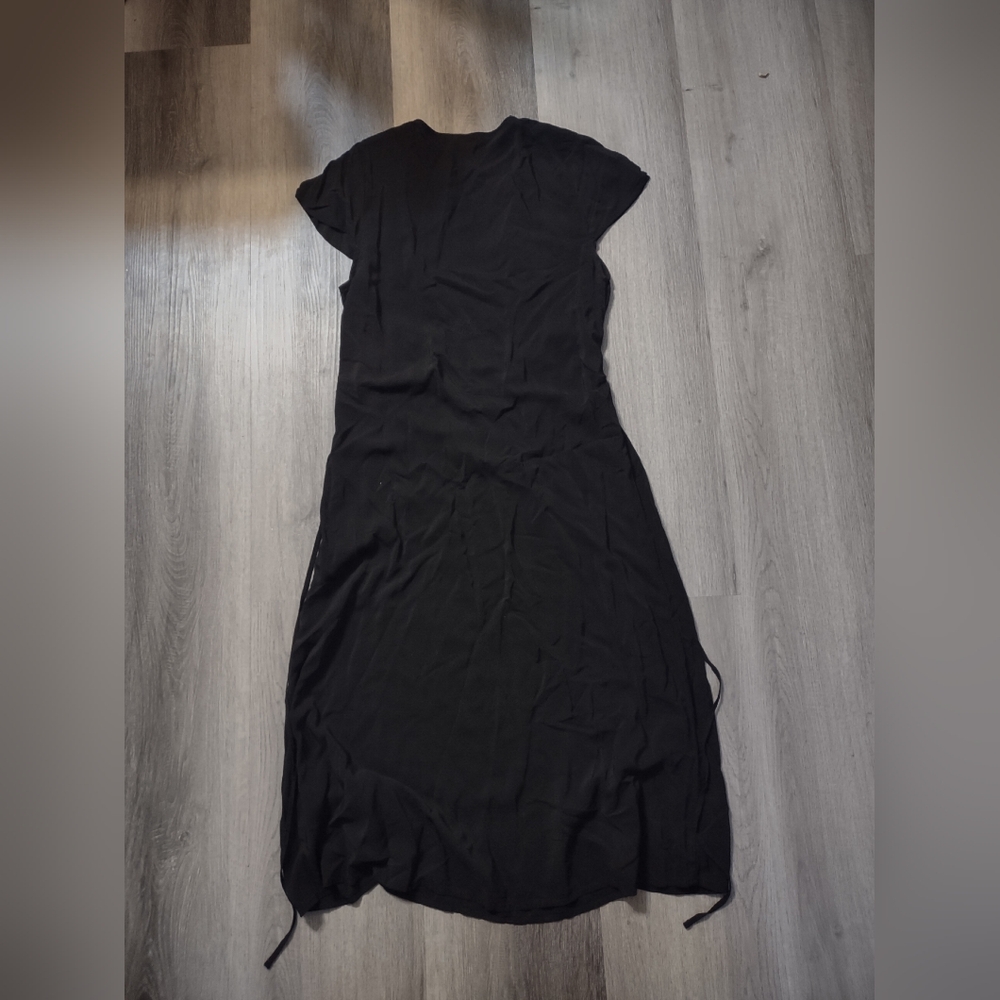 LACAUSA Black V Neck Short Sleeve Minimalist Dress - Picture 3 of 6